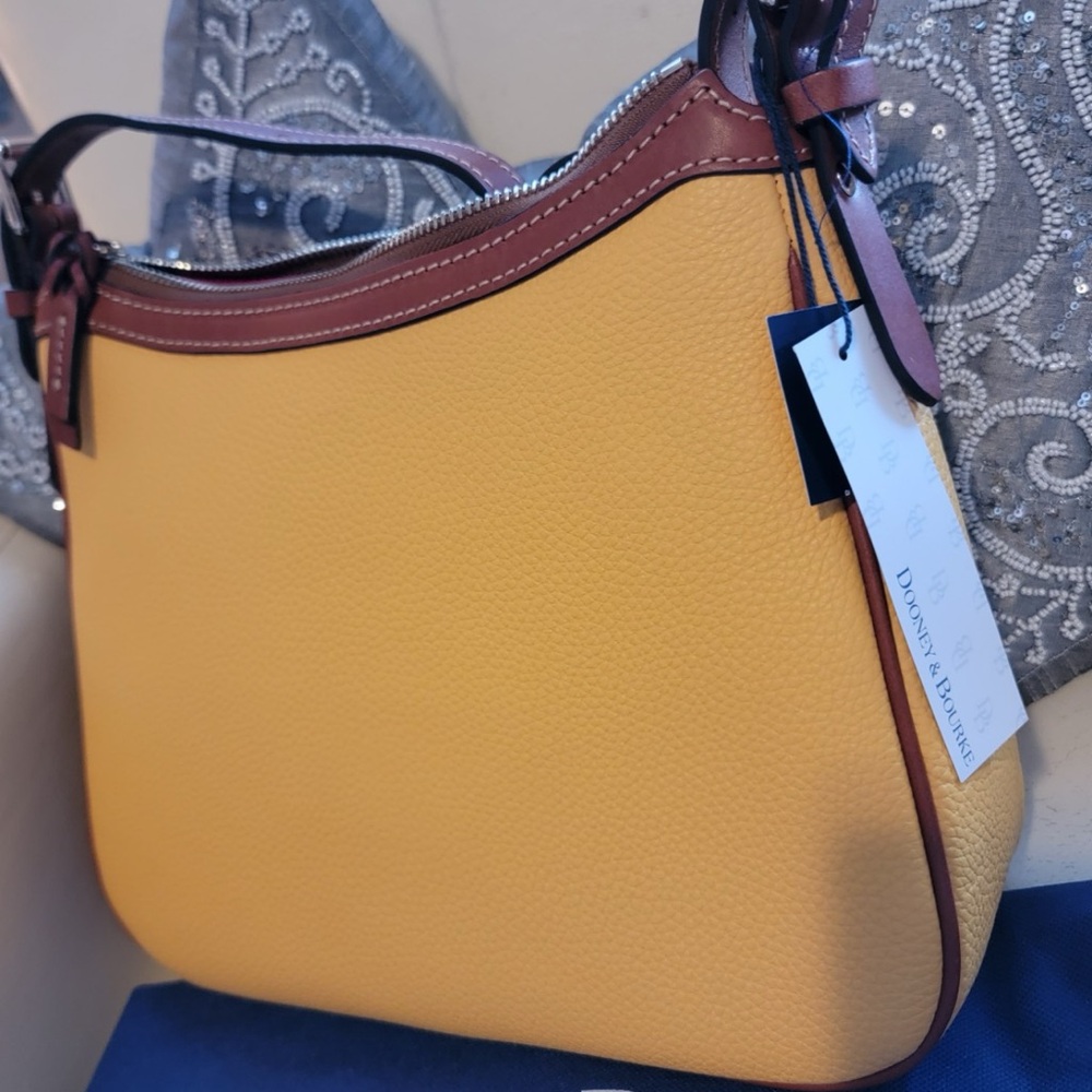 Dooney & Bourke Pebbled Leather Adjustable Shoulder/Crossbody Bag NWT - Picture 5 of 7